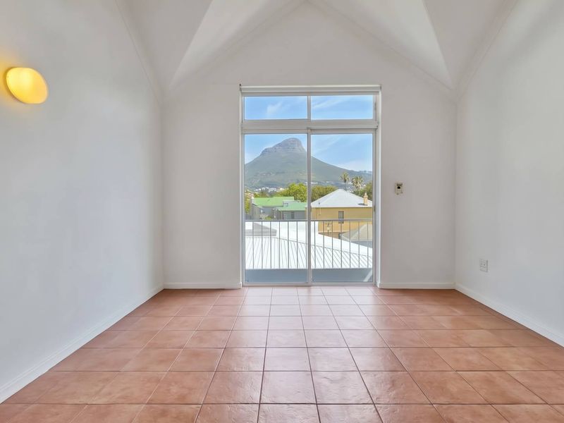 Loft Apartment with Iconic Lion’s Head Views - Photo 3