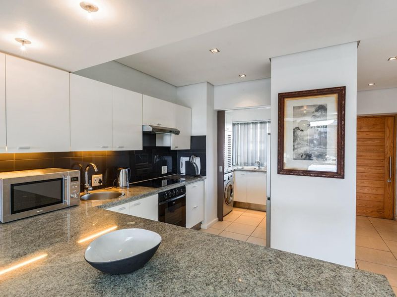 Scarce 3 Bedroom Apartment in the heart of De Waterkant - Photo 10