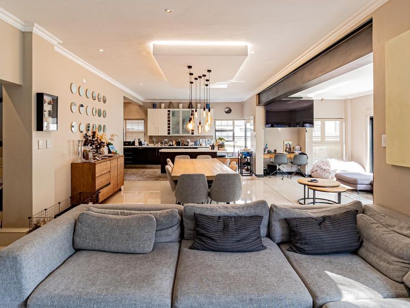 4-Bedroom Family Home with Private Pool & Full Backup Power - Photo 6