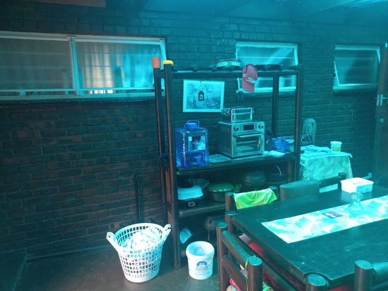 CHARMING FAMILY HOME IN THE HEART OF LYTTELTON MANOR!! - Photo 7