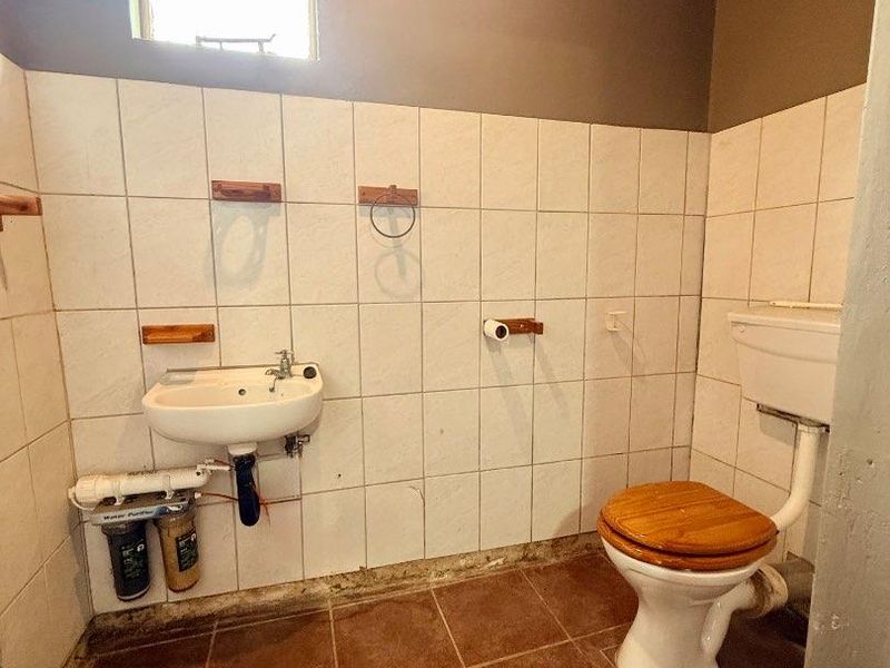 Beautiful 4 Bedroom house for sale in vryheid - Photo 9