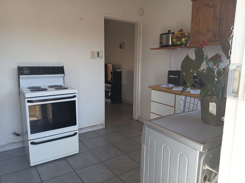 Spacious Home to own - Photo 3
