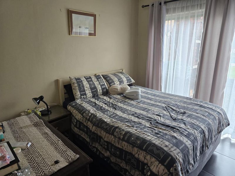 2 Bedroom Flat to Rent in Van Riebeeck Park - Photo 9