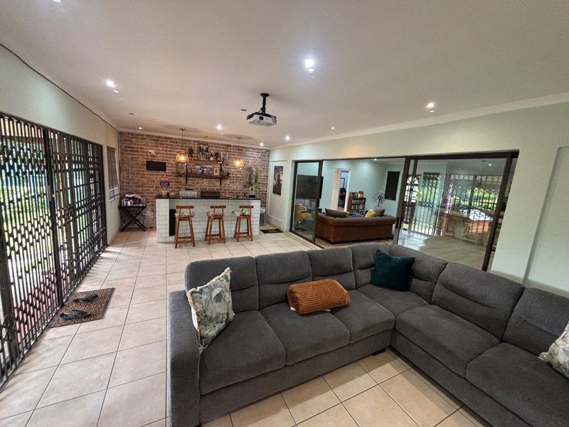 Immaculate three bedroom family home for sale in Westville - Photo 4