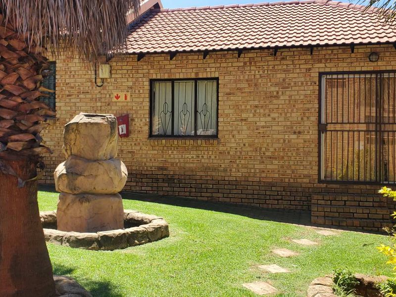 Townhouse For Sale – Perfect for first-time buyers and investors! - Photo 7