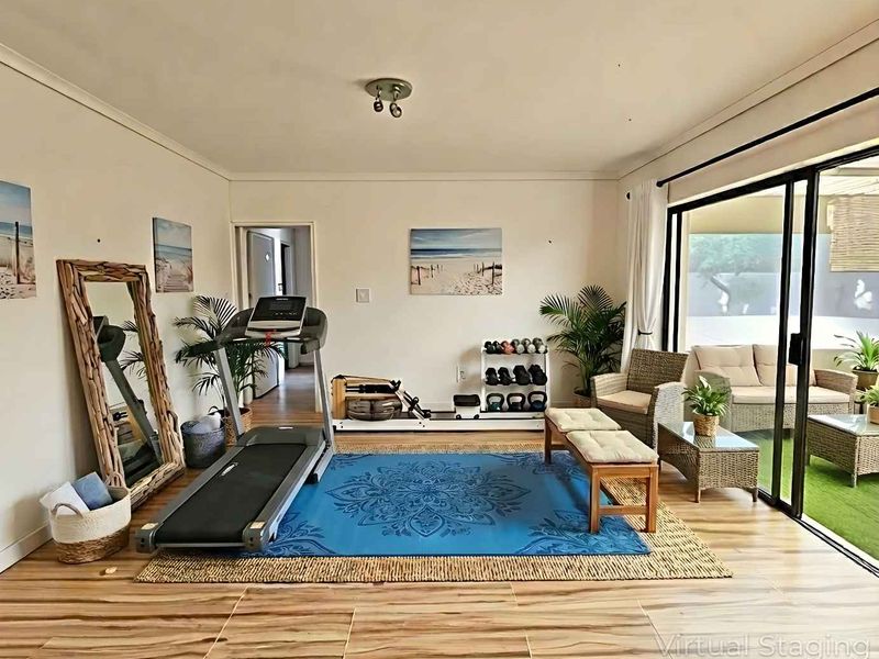 Spacious, family home near the water! - Photo 9