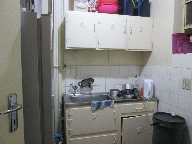 A VERY BEAUTIFUL BACHELOR FLAT FOR SALE IN PRETORIA CENTRAL  BARGAIN - Photo 5