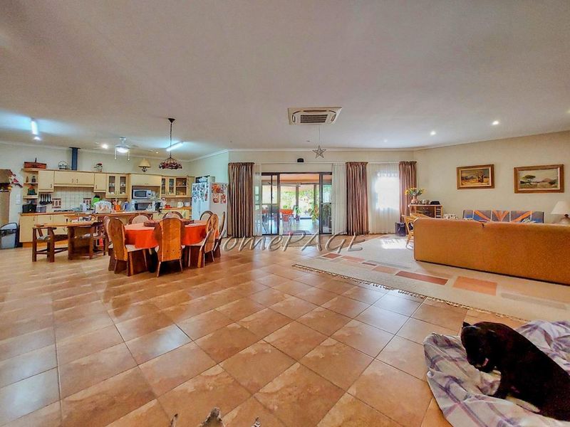 Omaruru:  Riverside Home with 2 flats is for Sale - Photo 7