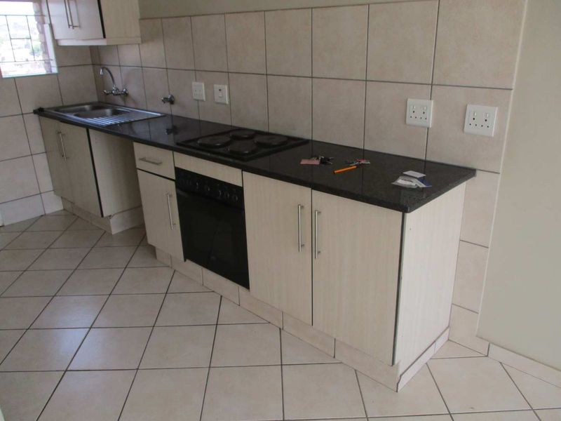 A 2 BEDROOM FLAT TO RENT IN PHILIP NEL PARK - Photo 6