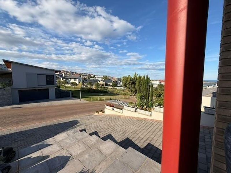 Elevated Coastal Estate Living with Sea Views, Versatile Accommodation and Exceptional Garaging - Photo 3