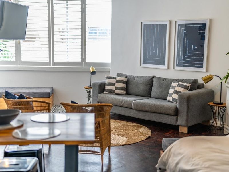 Modern Sea Point Apartment: Comfort by the Coast | Available Immediately - Photo 5