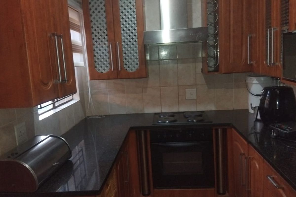 3 Bedroom House For Sale in Soshanguve Vv - Photo 2