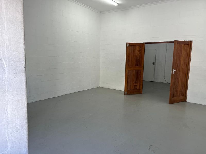 Secure Business Park: Ideal Light Industrial Units Available - Photo 5