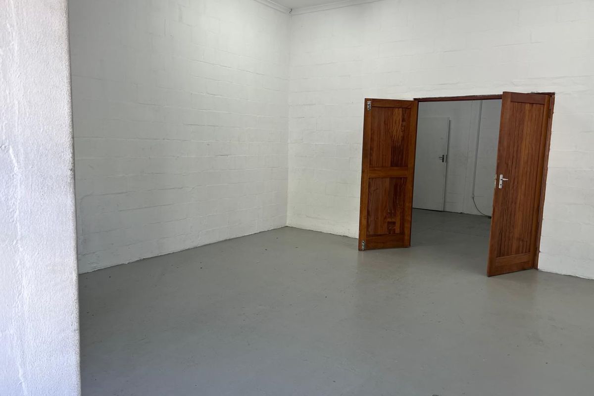 Secure Business Park: Ideal Light Industrial Units Available - Photo 5