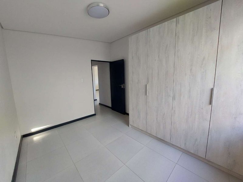 Stunning 2 Bedroom Semi-detached home in Wynberg. - Photo 7