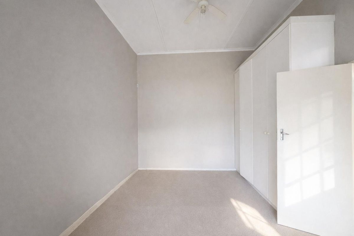 Spacious 5-Bedroom Family Home Within Walking Distance of Schools - Photo 4