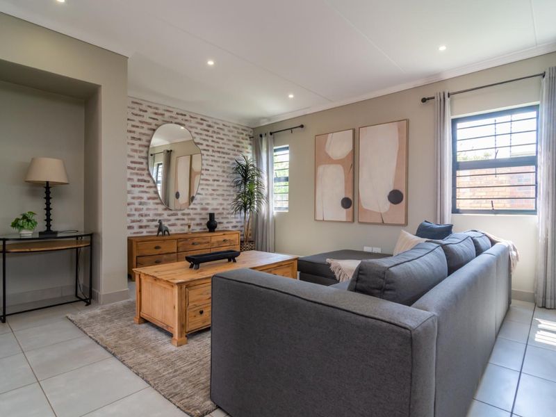 Stunning 148 m2 4-Bedroom Home in Lion Pride Lifestyle Estate - Photo 7