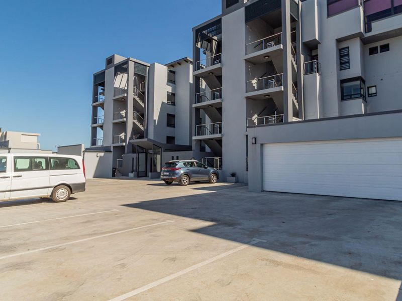Apartment for sale in Exclusive Beachfront complex. - Photo 5