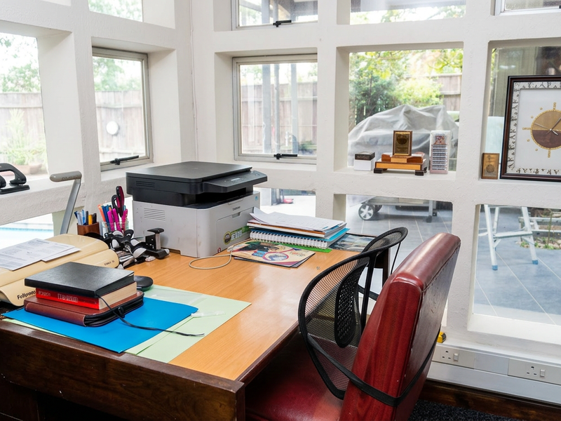 Charming Three Bedroom Family Home - Photo 9