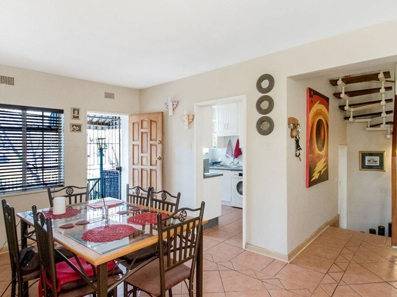 Cosy 2 bedroom 2.5 bathroom duplex unit for sale in Florida Park - Photo 3