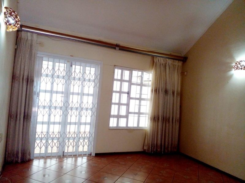 SENSATIONAL 3 BEDROOM TOWNHOUSE! - Photo 10