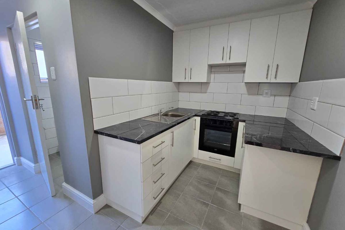 Spacious Lock-up-and-Go Apartment living in Newton Park - Photo 5