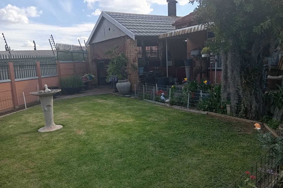 3 Bedroom House For Sale in Vanderbijlpark CE 2 - Photo 4
