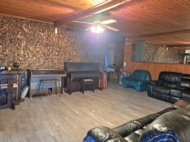 4 Bedroom Family Home with Cottage for Sale in Van Dyk Park. - Photo 5