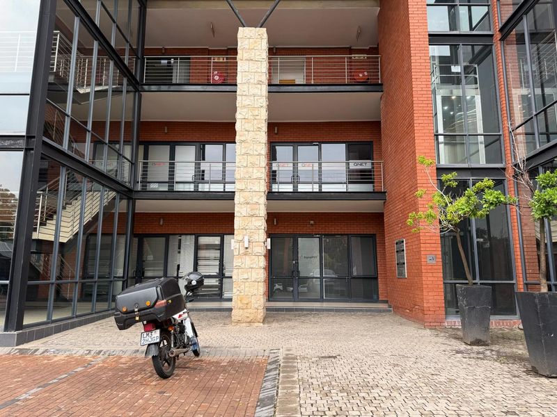 Prime Ground Floor Office Space Available for Lease in Upper Grosvenor Office Park, Sandton - Photo 2