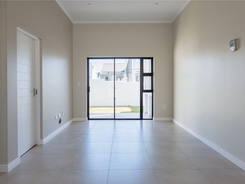 Brand New 2 Bedroom House in Villa Del Mare - Photo 4