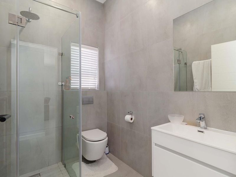Modern Family Living in the Heart of Sought-After Sandown / Exclusive Mandate - Photo 10