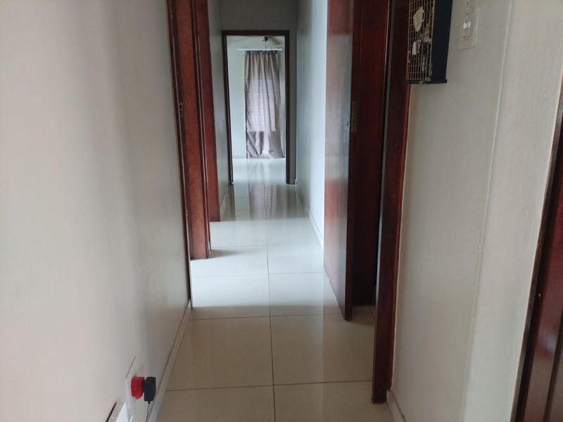 Charming 3 Bed Home with Flatlet and Garden in Woodhurst - Photo 8
