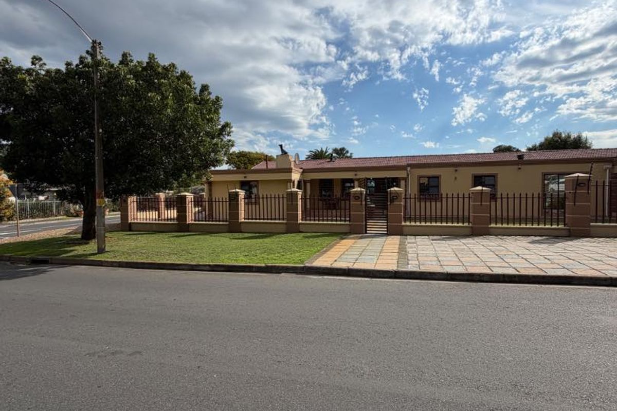 5 Bedroom House For Sale In Elim Kuils River - Photo 2