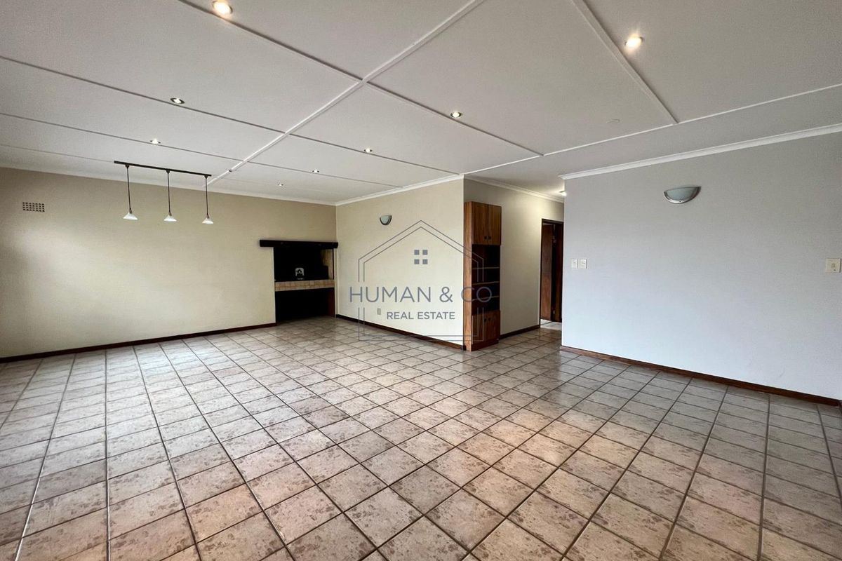 Spacious family Home in prime Meersig Area - Photo 2