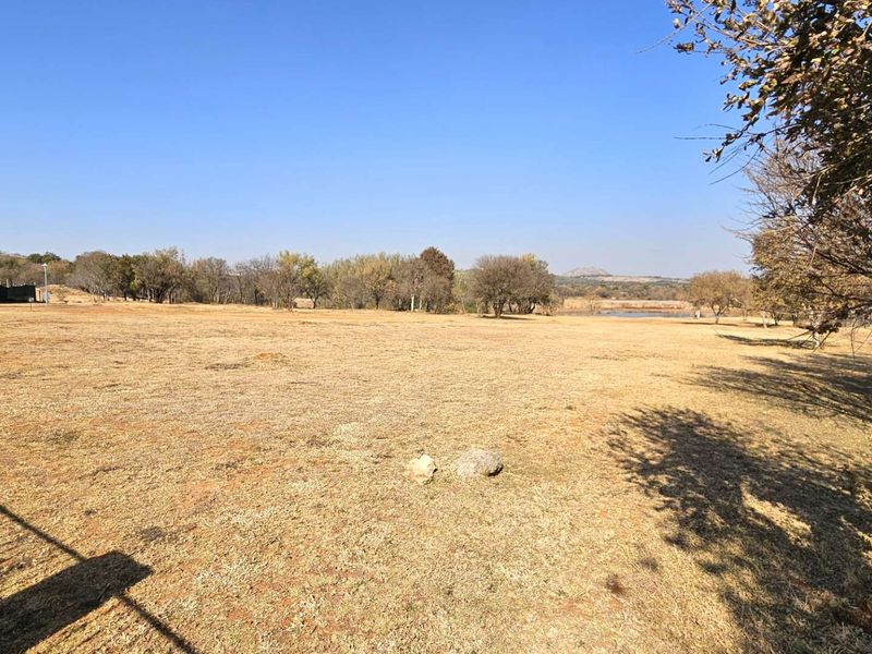 1109sqm VACANT STAND FOR SALE IN ESTATE d AFRIQUE - Photo 2