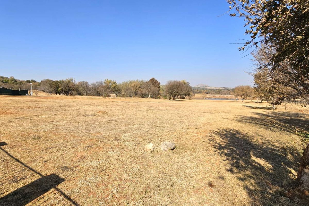 1109sqm VACANT STAND FOR SALE IN ESTATE d AFRIQUE - Photo 2