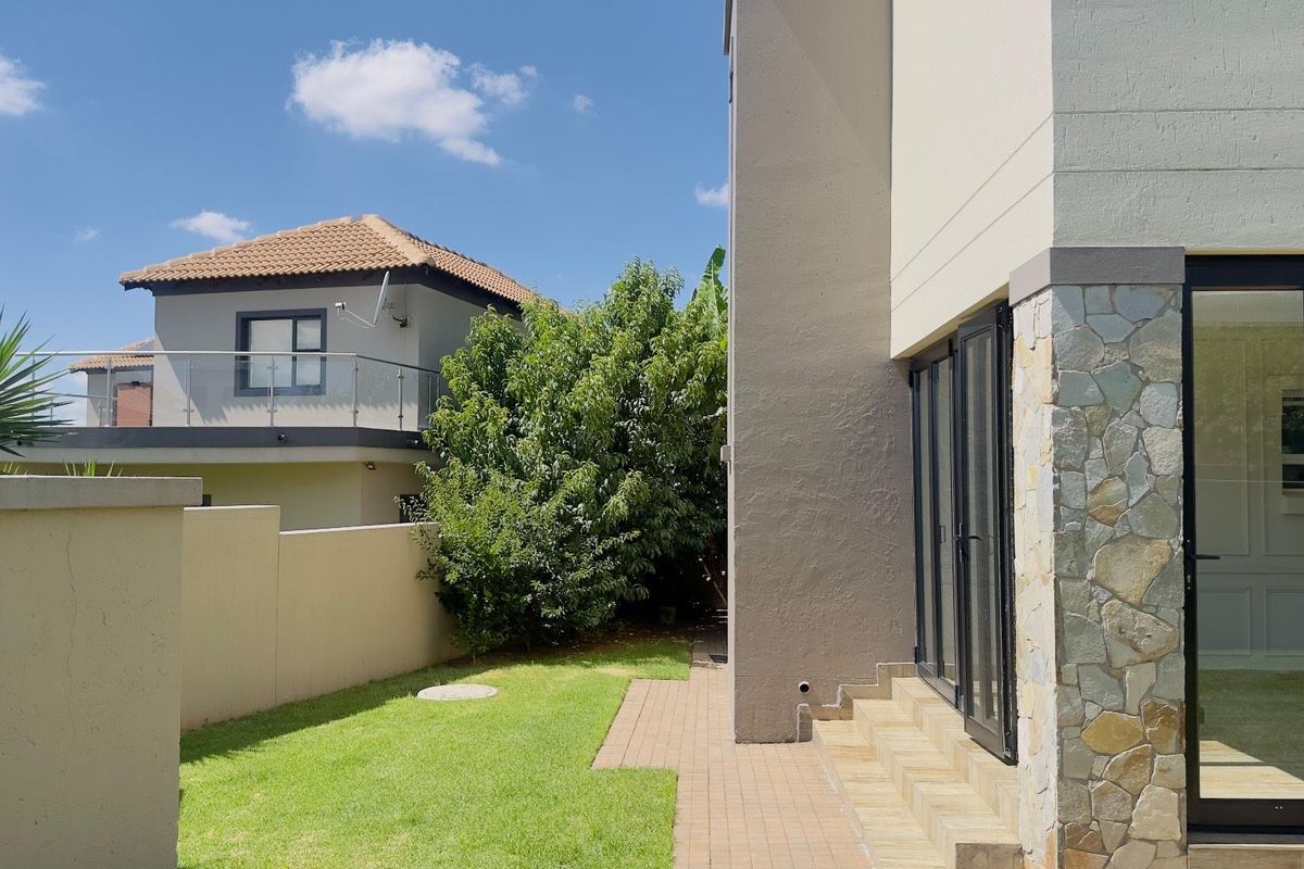 Modern Double-Storey Townhouse For Sale in Blue Valley Security Estate - Photo 2