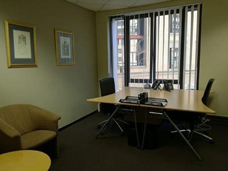 Serviced office space for 15 persons in Regus Sandton Nelson Mandela Square - Photo 3