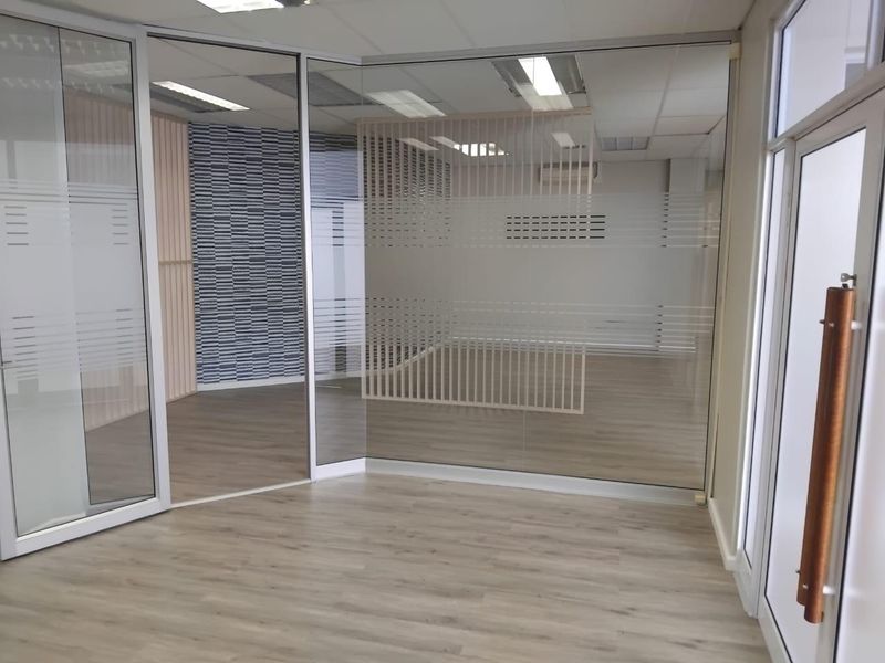 Modern & Spacious Commercial Office Space To Rent - Photo 5