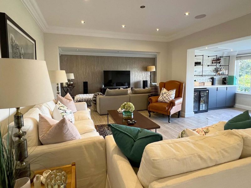 Magnificent Six-Bedroom Family Residence with Sea Views – Durban North - Photo 5