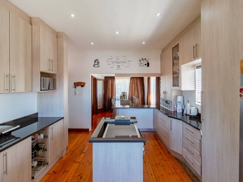This beautifully renovated home offers modern comfort, excellent entertainment space, and valuable off-grid features — a rare find in central Adcockvale. - Photo 5