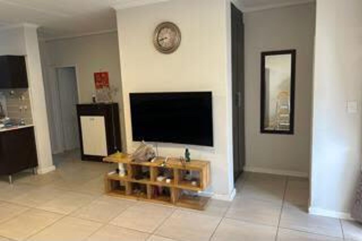 Modern 3 Bedroom for Sale - Photo 4