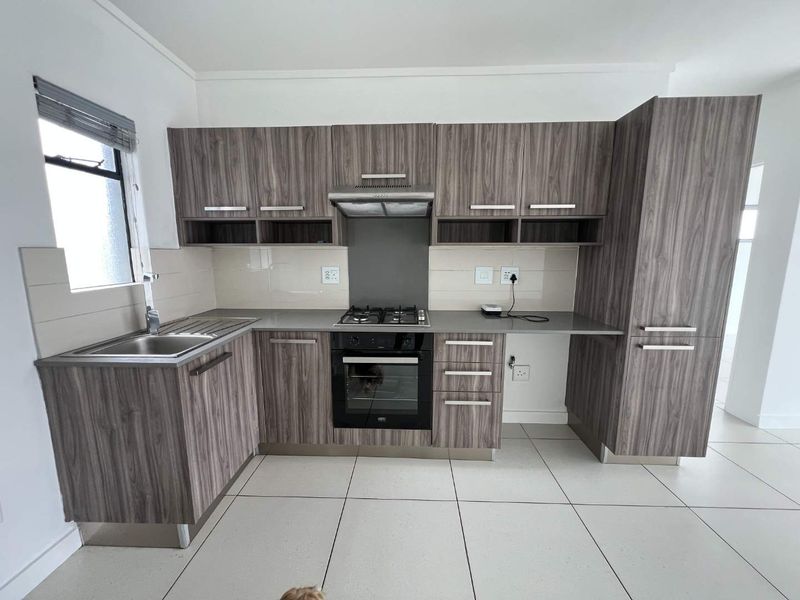 Stylish, Secure 1-Bed Apartment - Photo 3