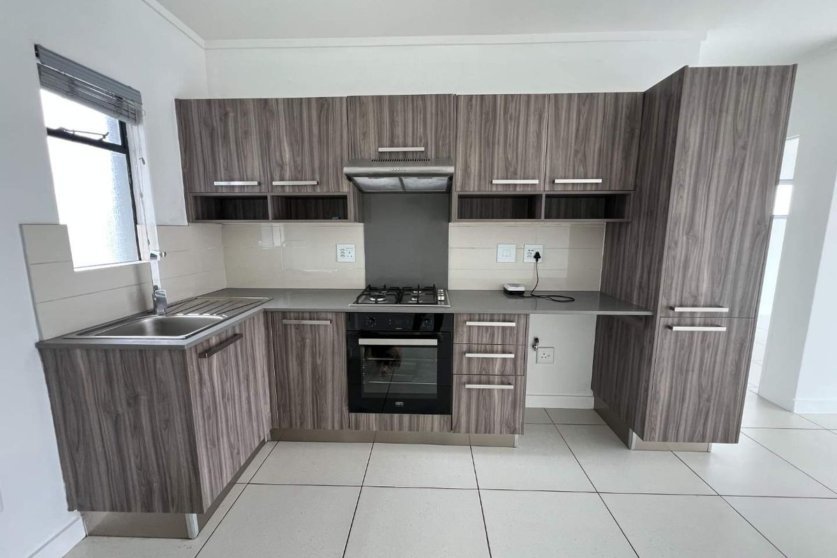 Stylish, Secure 1-Bed Apartment - Photo 3