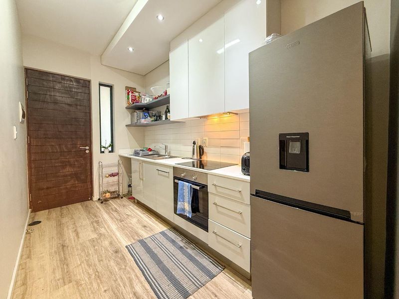 Exclusive Rental Opportunity – Modern Upmarket Unit - Photo 4