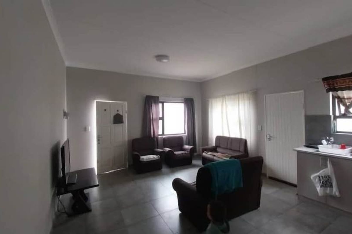 Osona Village Home: Cozy Living at N$660K! - Photo 4