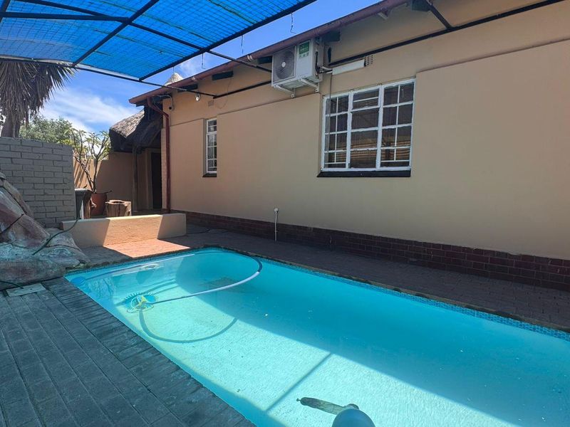 Family Home and great Investment in Beaconsfield - Photo 3