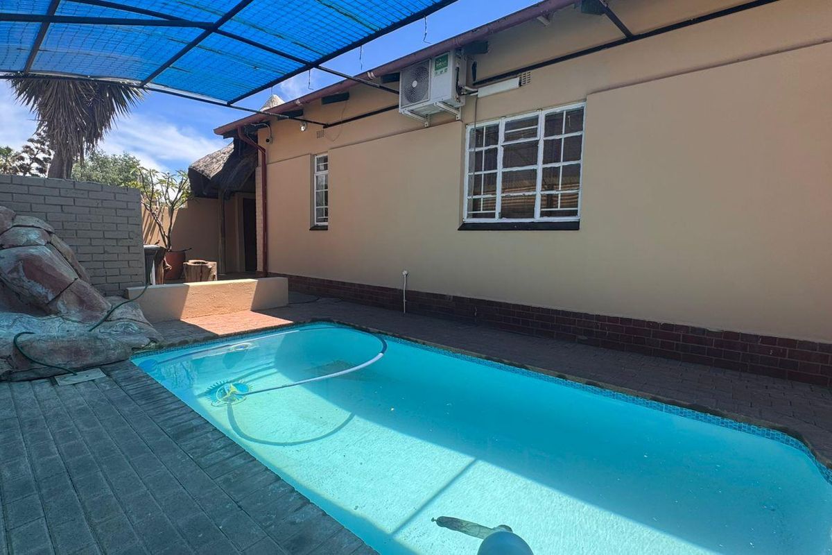 Family Home and great Investment in Beaconsfield - Photo 3