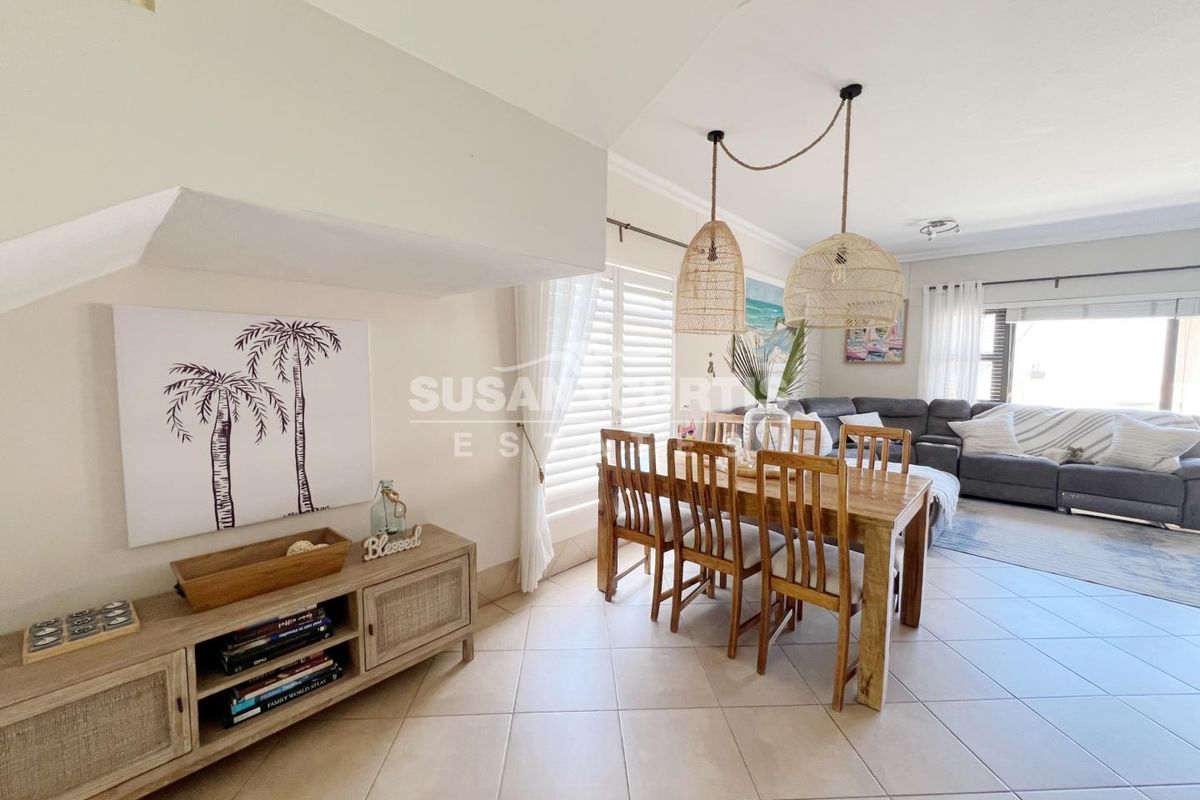 Renovated Family Home with Indoor BBQ & Entertainer’s Deck - Photo 5