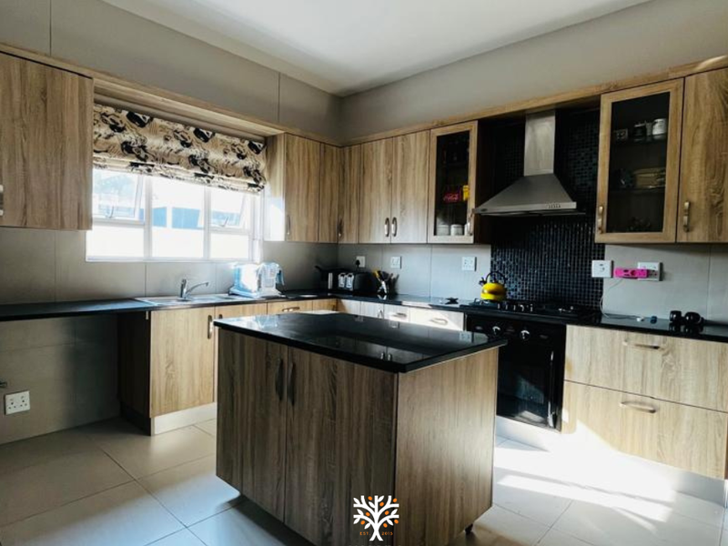 Family Home For Sale | Elisenheim | N$2 925 000 - Photo 7